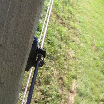 175 x Gallagher Wooden Post "W" Black Super Insulator alternative