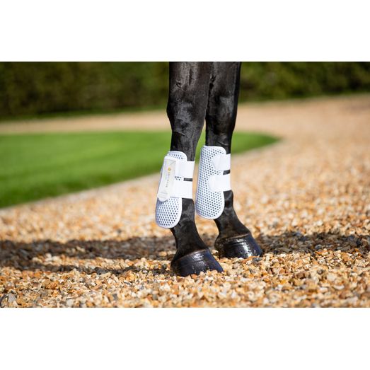 Equilibrium Tri-Zone Open Fronted Boots White